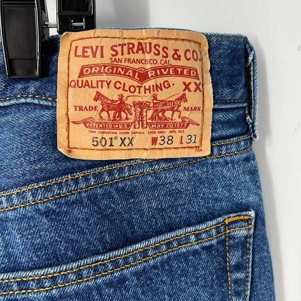 Levi’s 501 button fly jeans men’s 38X31 read description